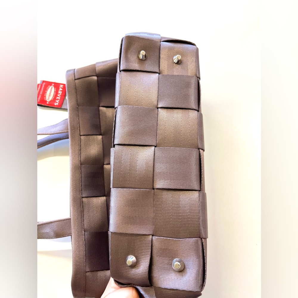 Harveys The Original Seatbelt Shoulder Bag‎ in Brown - Picture 2 of 9